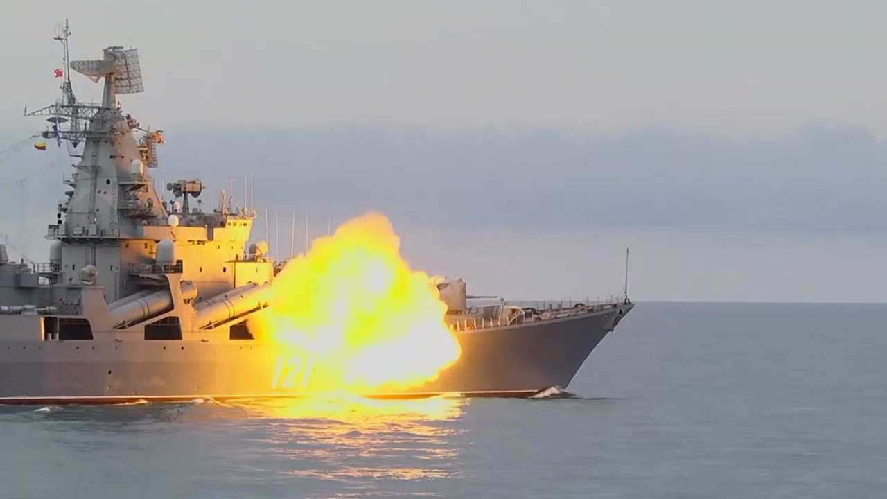 Pentagon: Rus savaş gemisi Moskva, 2 Ukrayna füzesinin isabet etmesi sonucu battı