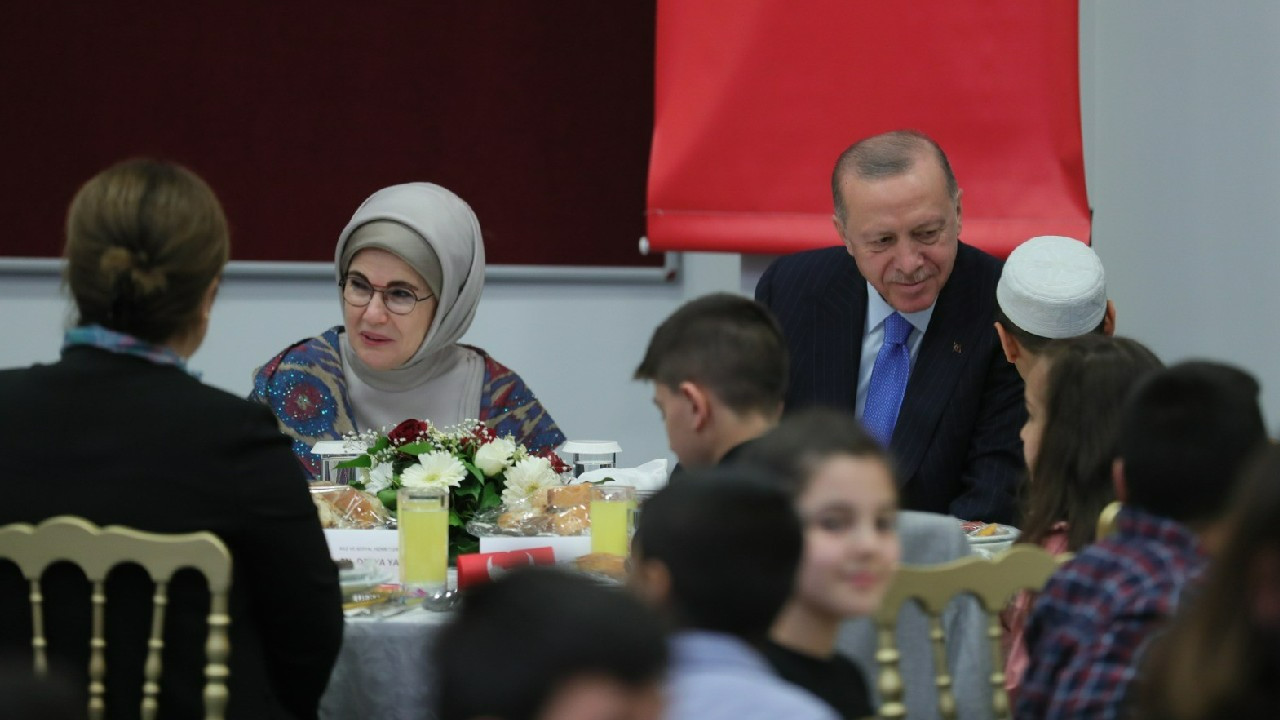 Cumhurbaşkanı Erdoğan, çocuklarla iftar yaptı!