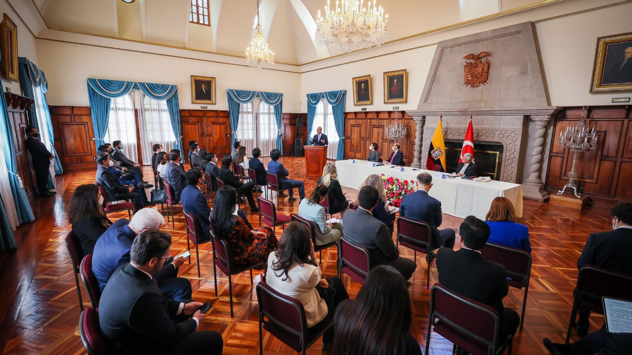 Çavuşoğlu, Ekvador Dışişleri Bakanlığı Diplomasi Akademisi'nde konuştu