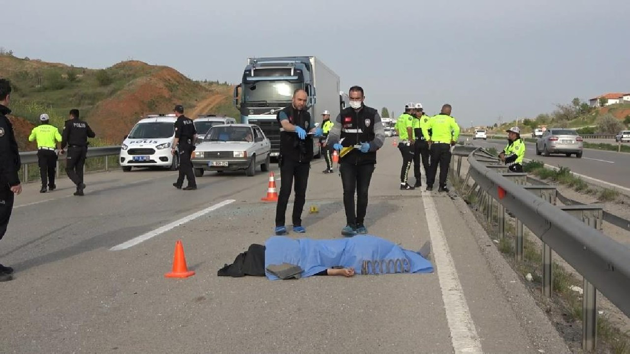 Kırıkkale'de feci kaza: Camdan fırlayan sürücü hayatını kaybetti