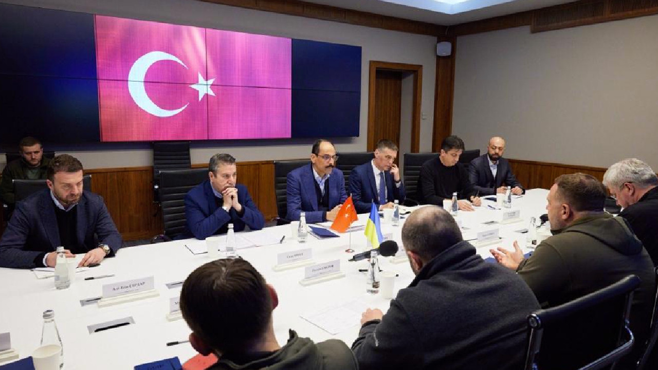 Cumhurbaşkanlığı Sözcüsü Kalın Zekenskiy ile görüştü: İstanbul sürecinin devam ettirilmesi kilit rol oynayabilir