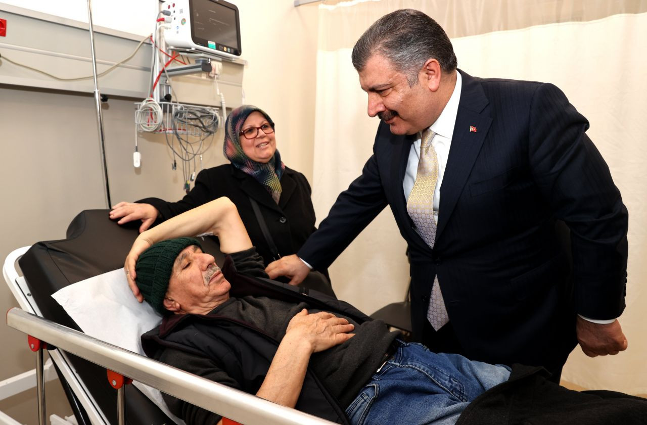 Sağlık Bakanı Fahrettin Koca'dan hastanelere sürpriz ziyaret! - Sayfa 1