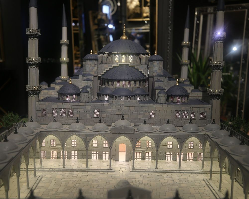 Ayna tasarımcısı Serkan Alper, Sultanahmet Camisi'nin 7 bin ahşap parçayla maketini yaptı - Sayfa 1
