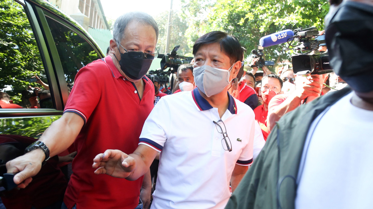 Filipinler'deki seçimlerde eski diktatörün oğlu 'Bongbong' önde gidiyor