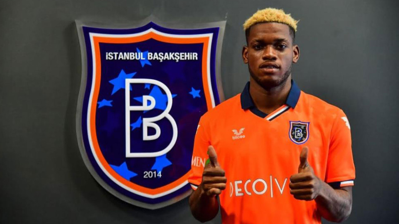 Medipol Başakşehir, Kongolu futbolcu Francis Nzaba'yı 3 yıllığına renklerine bağladı