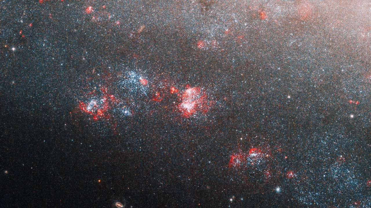 Hubble Uzay Teleskobu'ndan olay yaratan galaksi görüntüsü!