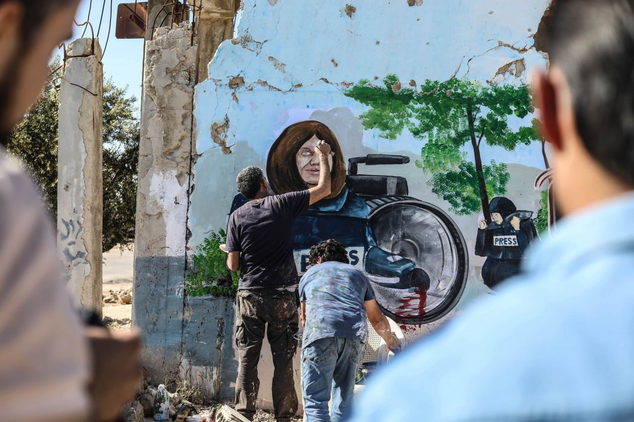 İdlibli grafiti sanatçısı, İsrail’in öldürdüğü Filistinli gazeteciyi resmetti - Sayfa 2