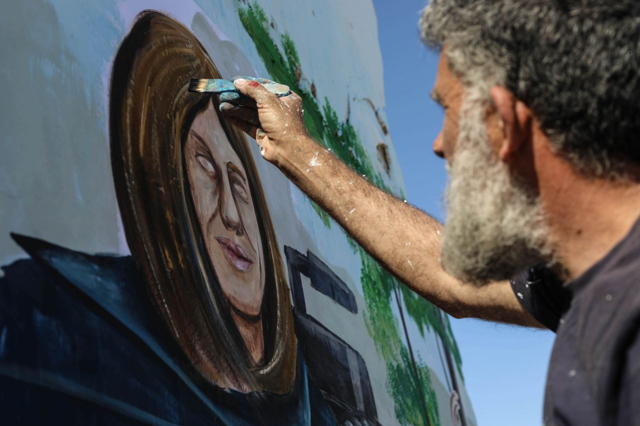 İdlibli grafiti sanatçısı, İsrail’in öldürdüğü Filistinli gazeteciyi resmetti - Sayfa 3