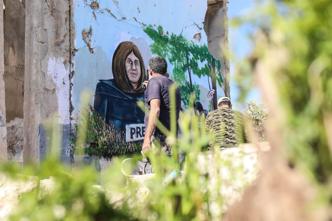 İdlibli grafiti sanatçısı, İsrail’in öldürdüğü Filistinli gazeteciyi resmetti - Sayfa 4