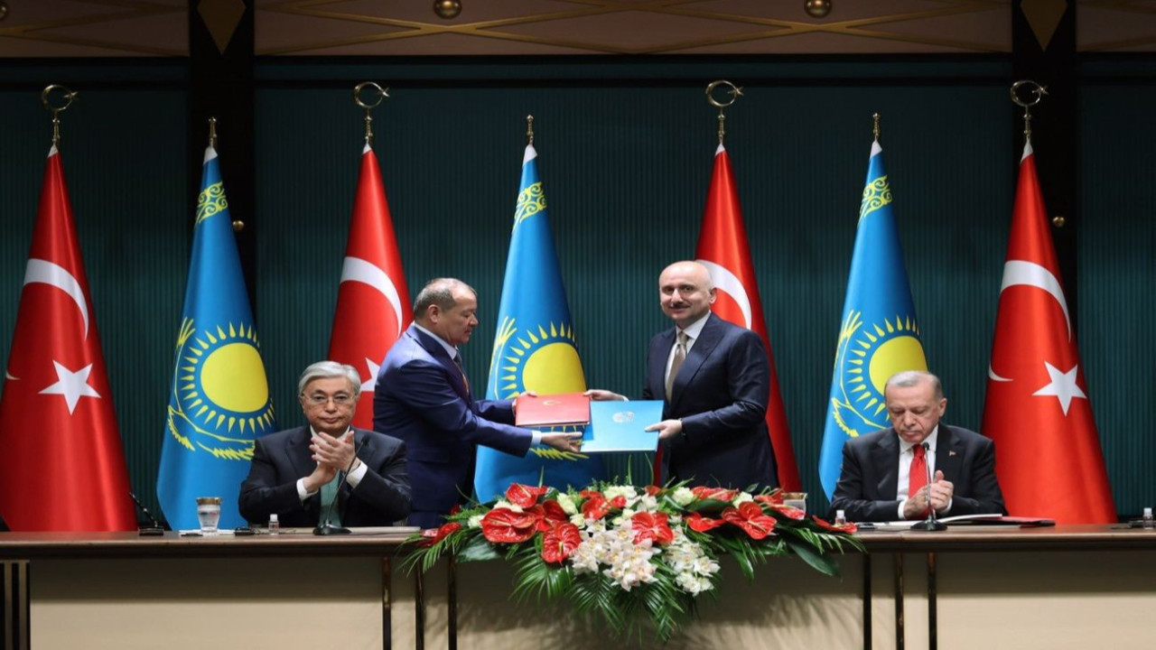 Bakan Karaismailoğlu: Kazakistan ile transit geçiş belgesi kotası 7,5 kat artacak