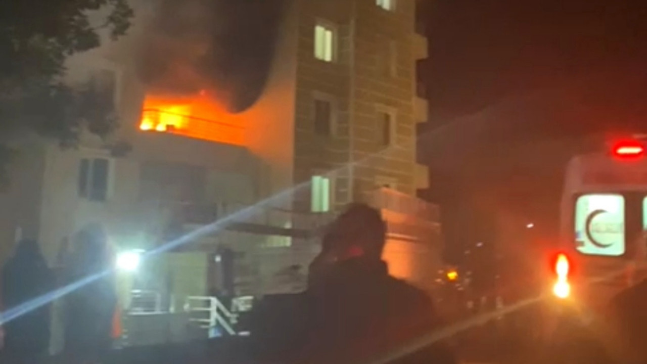 Tunceli'de korkutan yangın: 300 öğrenci tahliye edildi! Dumandan etkilenenler var...