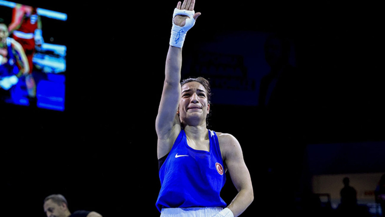 Dünya Kadınlar Boks Şampiyonası'nda Ayşe Çağırır finale yükseldi