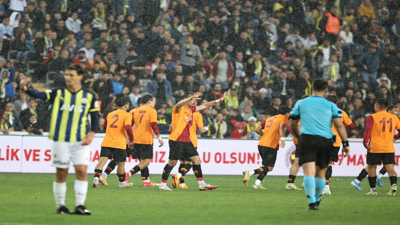 U19 Gelişim Ligi'ndeki derbide Galatasaray, Fenerbahçe'yi 2 golle geçti