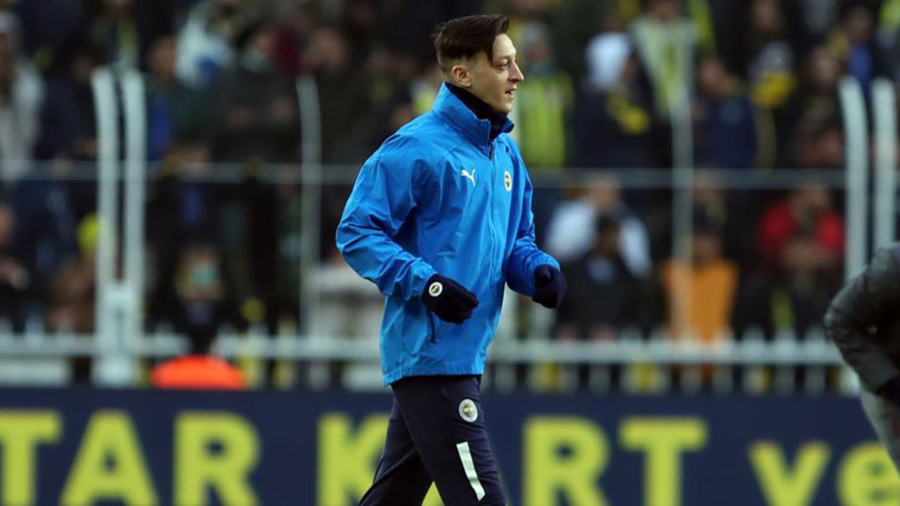 Fenerbahçe'de başkan Ali Koç, kadro dışı bırakılan Mesut Özil'le özel olarak görüşecek