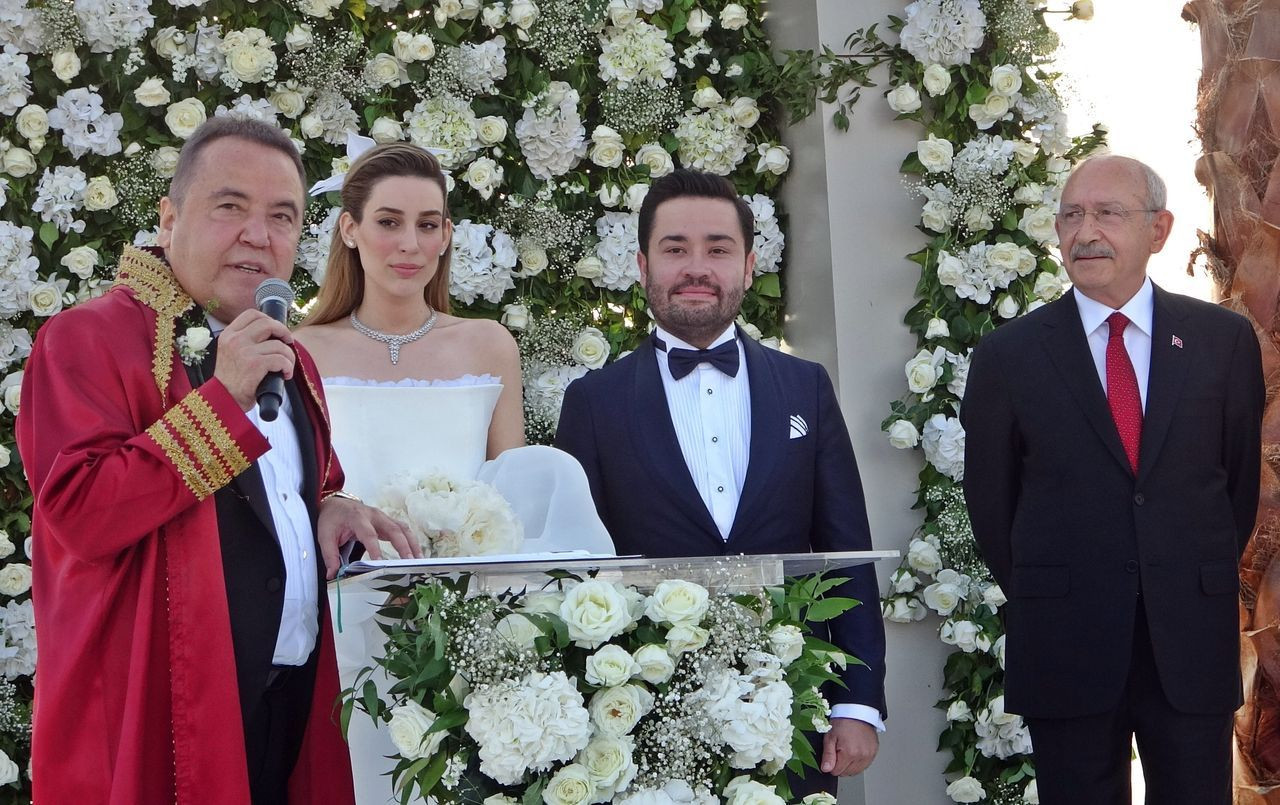 Kılıçdaroğlu, İmamoğlu ve Yavaş'ı buluşturan düğün! Başkan Böcek oğlunun nikahını kıydı - Sayfa 3