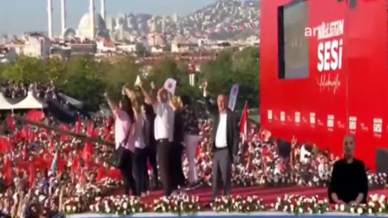 CHP mitinginde PKK sloganı: Her yer Kandil her yer direniş