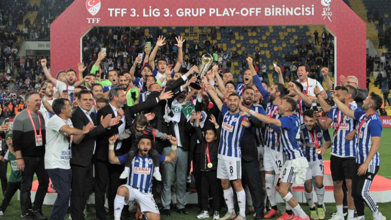 Fethiyespor, penaltı atışları sonrasında TFF 2. Lig'e yükselme başarısı gösterdi
