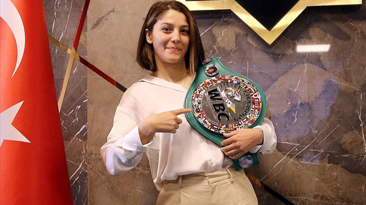 WBC gümüş kemer sahibi boksör Seren Ay Çetin'in hedefi altın kemer