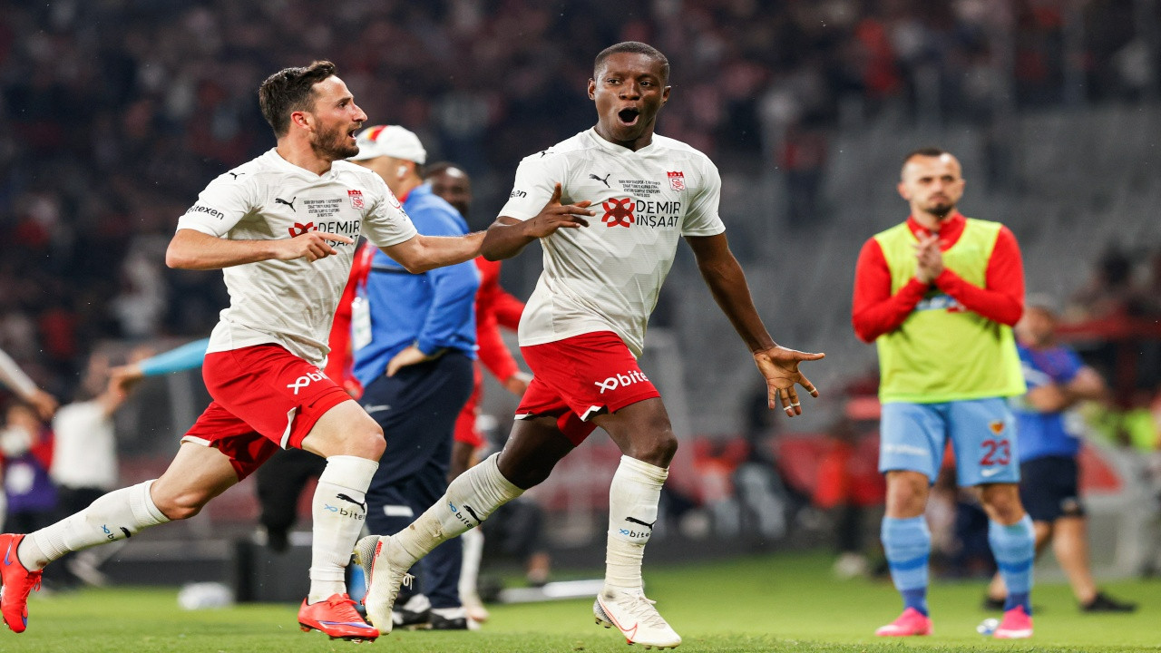ÖZET | Ziraat Türkiye Kupası'nda Kayserispor'u mağlup eden Sivasspor şampiyon oldu | Kayserispor 2-3 Sivasspor
