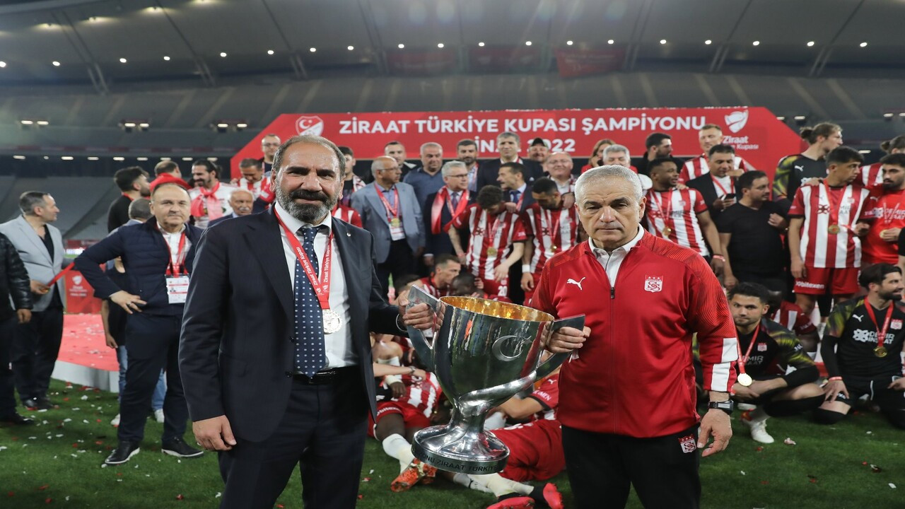 Sivasspor Teknik Direktörü Rıza Çalımbay: Avrupa yolculuğumuza önümüzdeki yıl da devam edeceğiz