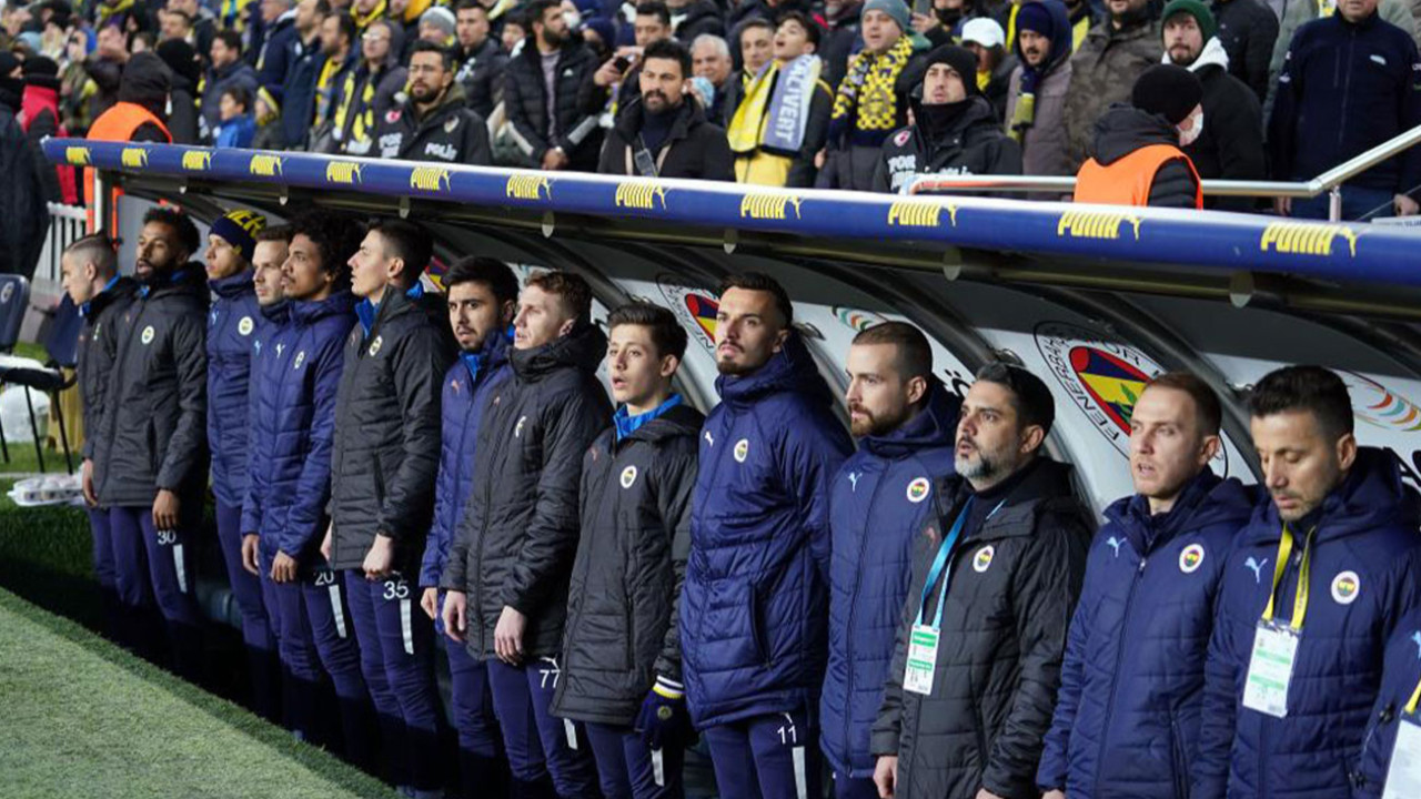 Fenerbahçe'de tecrübeli futbolcuyla yollar ayrılıyor! Büyük umutlarla transfer edilmişti