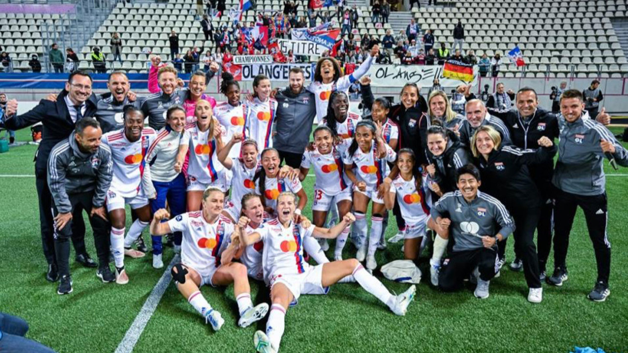 Fransa Kadınlar 1. Ligi'nde Olympique Lyon, bitime 1 hafta kala 15. şampiyonluğunu ilan etti