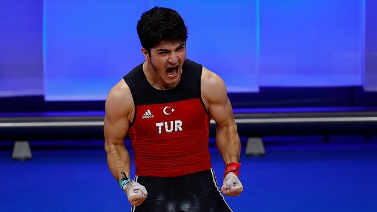 Göğsümüz kabardı: Milli halterci Muhammed Furkan Özbek, Avrupa Şampiyonu