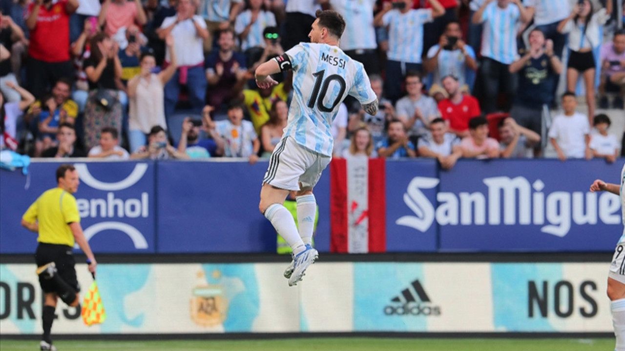 İspanya'da oynanan hazırlık maçında Estonya'yı 5-0 yenen Arjantin'in golleri Messi'den geldi