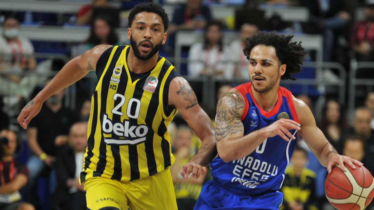 Fenerbahçe Beko, ING Basketbol Süper Ligi final serisinde Anadolu Efes'i yenerek 1-0 öne geçti