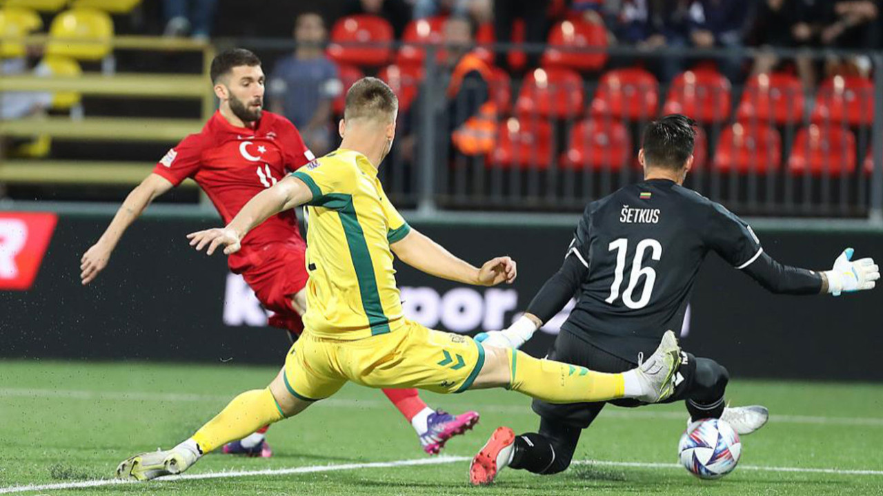 A Milli Futbol Takımı'nın genç oyuncusu Doğukan Sinik, ilk gollerini Litvanya’ya attı