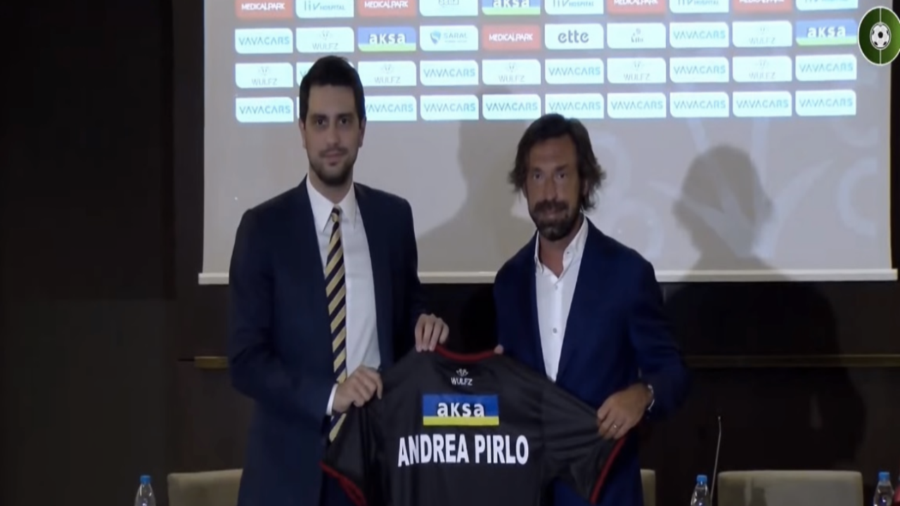 Fatih Karagümrük, Andrea Pirlo için imza töreni düzenledi