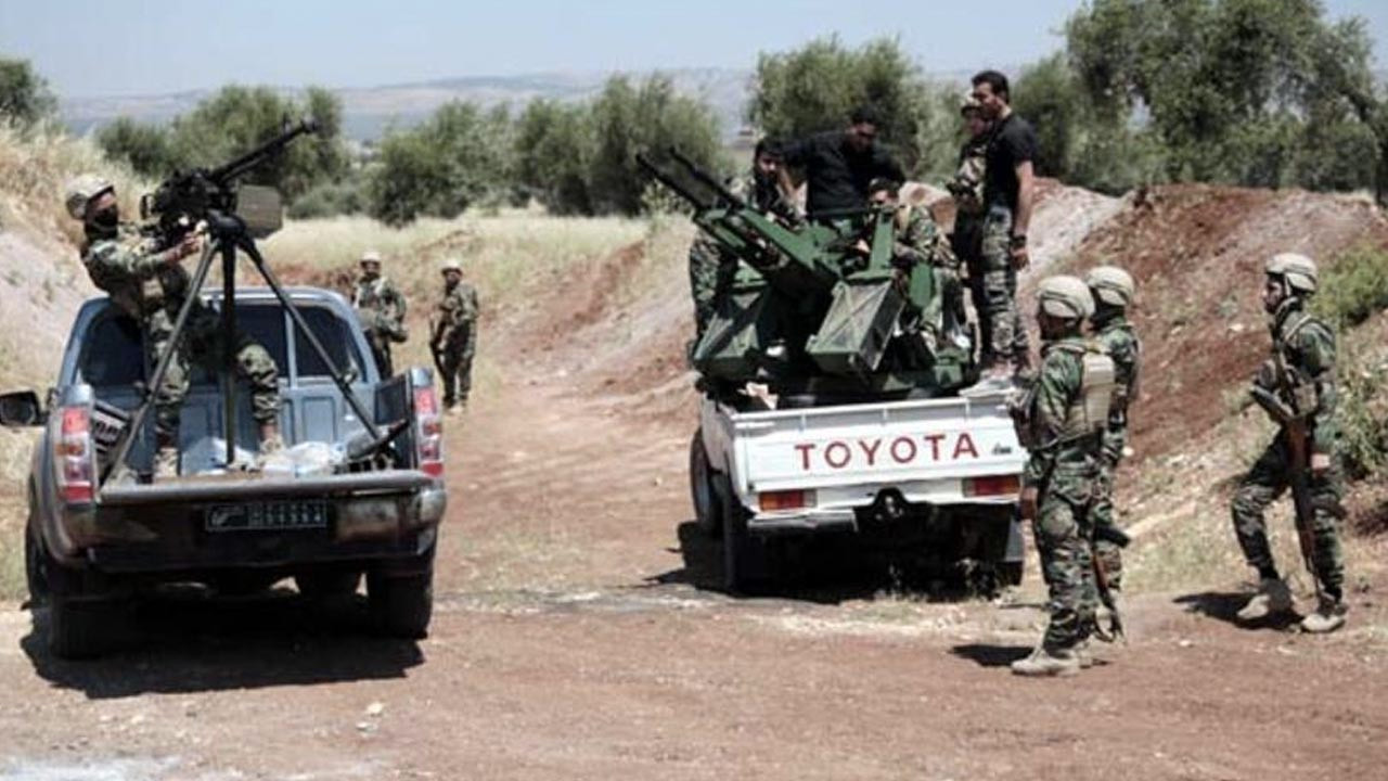 PKK/YPG'li teröristlerden sivillere baskı: Şehirden ayrılmalarını engellemeye çalışıyorlar