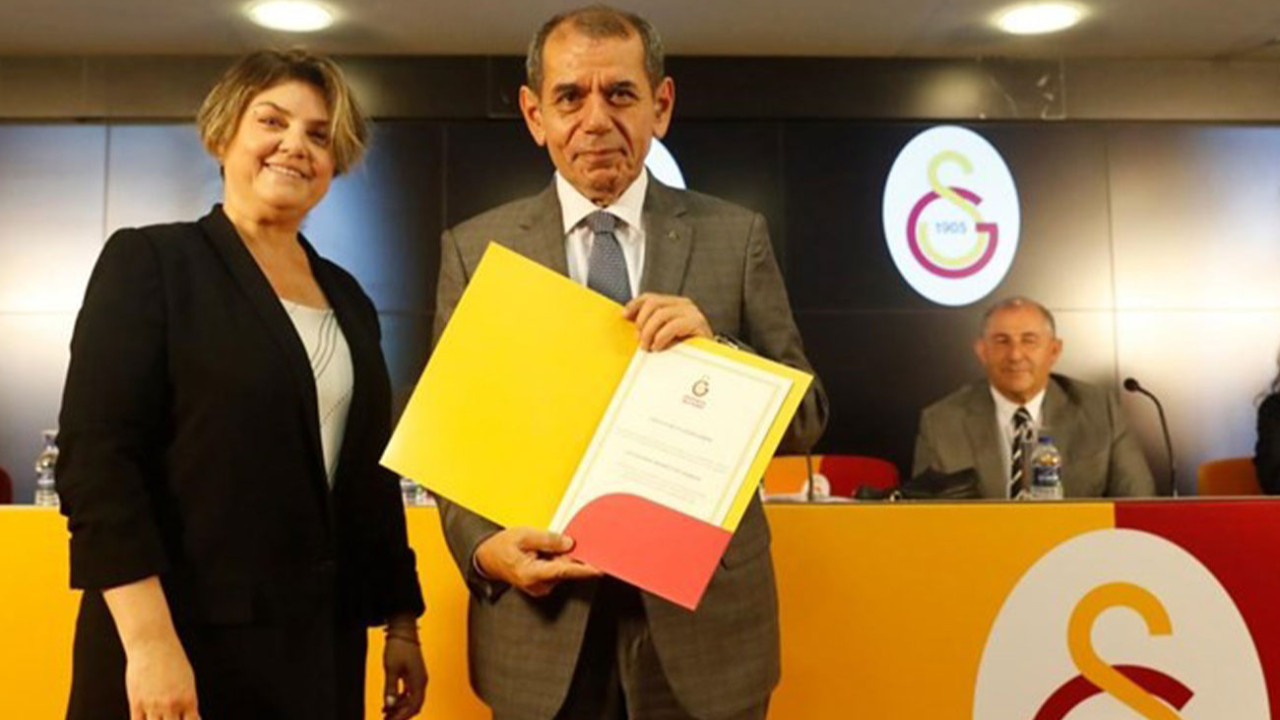 Galatasaray Başkanı Dursun Özbek ve yönetimi düzenlenen törenle mazbatalarını aldı