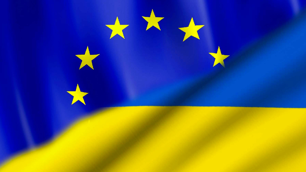 AB liderleri, Ukrayna ve Moldovya'ya 'aday ülke statüsü' verilmesi için anlaştı