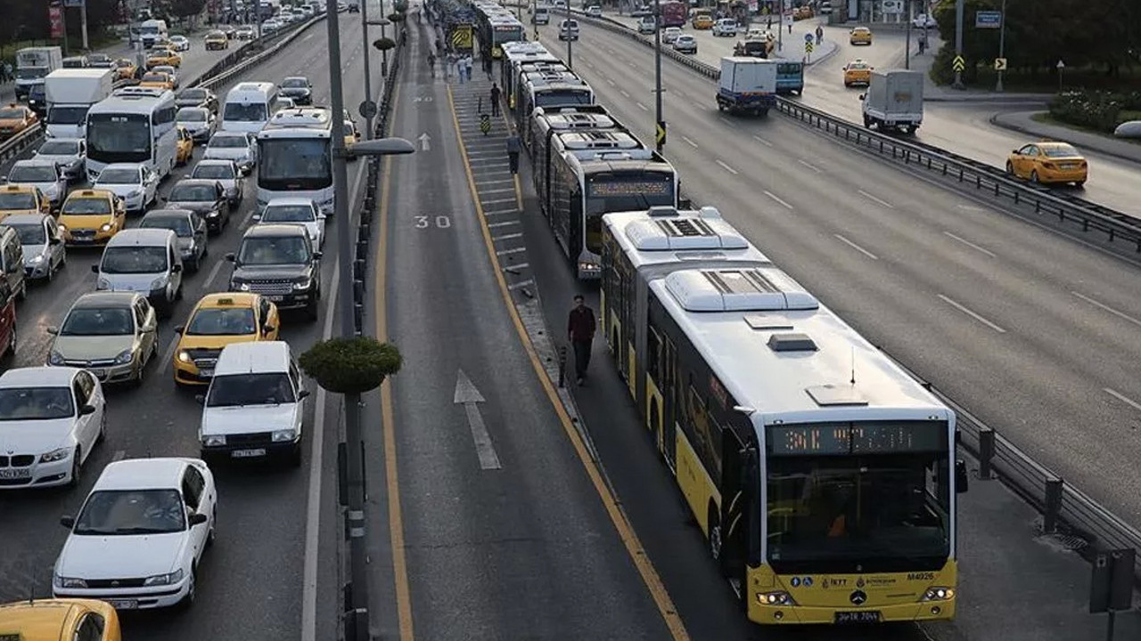 İstanbul'da metrobüs yolları yeniden yapılacak: Bu geceden itibaren başlıyor