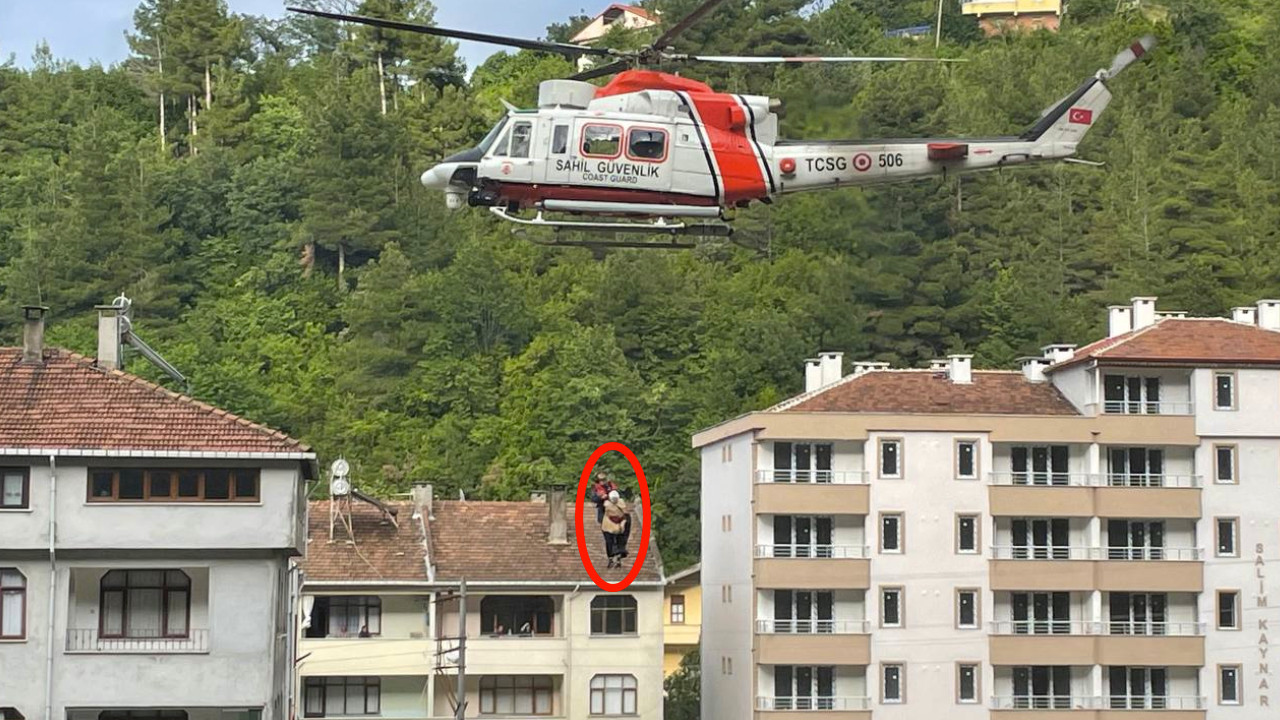 İnebolu'daki selde mahsur kalan vatandaşlar helikopterle kurtarıldı
