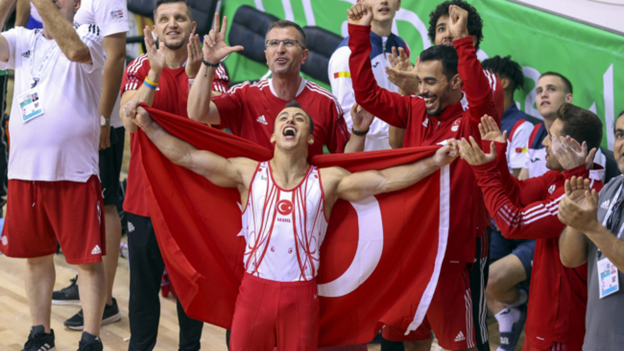 Milli cimnastikçi Adem Asil’den de Akdeniz Oyunları’nda altın madalya!