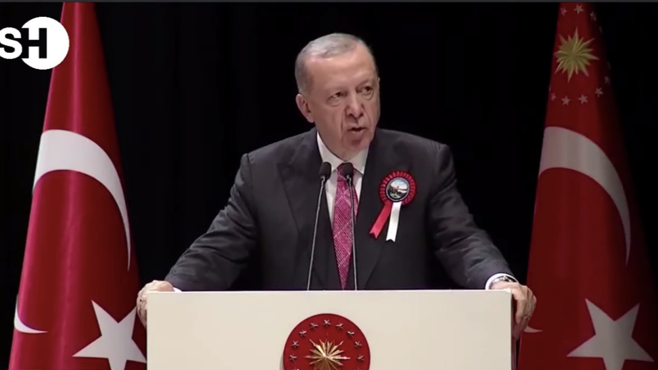 Cumhurbaşkanı Erdoğan: Türkiye küllerinden kalkan bir millet olarak her an her yerde zafere hazırdır!