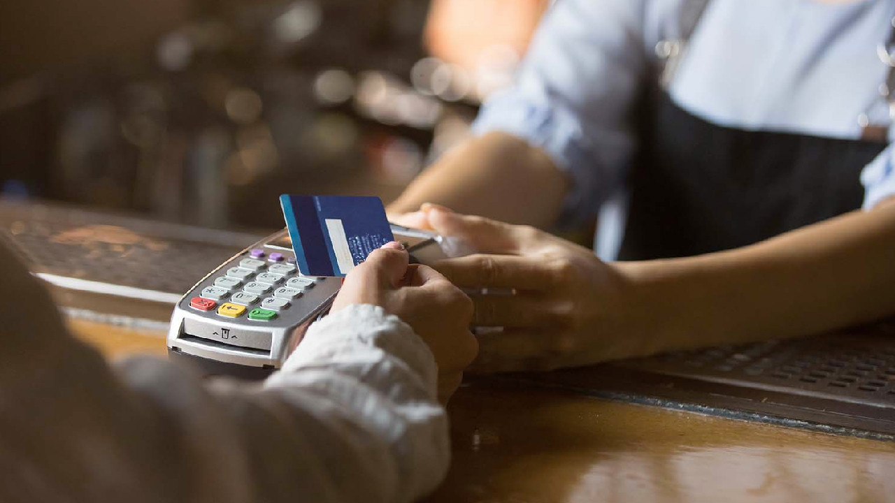 Milyonlarca kredi kartı kullanıcısını ilgilendiriyor! Temassız ödeme limiti değişti