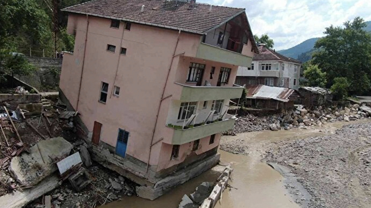 Karabük'teki sel sonrası korkunç detay ortaya çıktı: o bina 24 yıl önce kriko ile düzeltildi