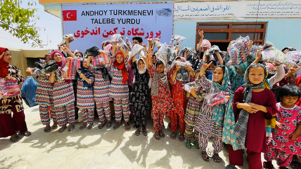 Bahçeli'den Afganistan'daki öksüz ve yetim Türkmen çocuklara bayram hediyesi