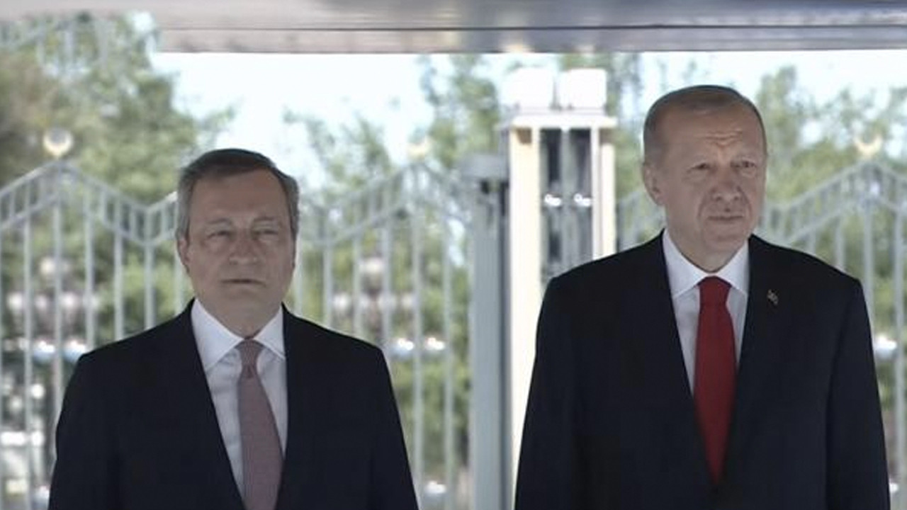 İtalya Başbakanı Draghi Türkiye'ye geldi: Cumhurbaşkanı Erdoğan resmi törenle karşıladı