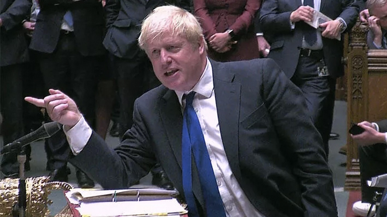 İngiltere'deki hükümet krizinin ardından Başbakan Johnson'dan ilk açıklama: Görevimin başındayım