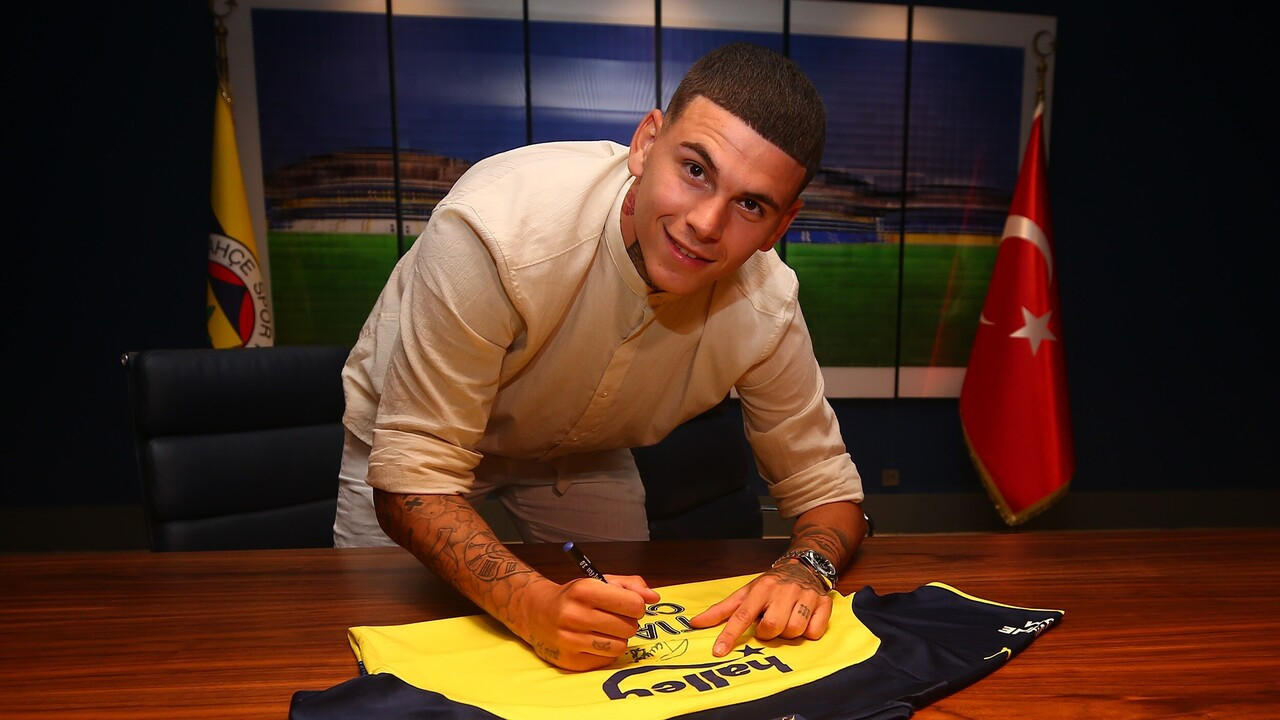 Fenerbahçe, genç oyuncu Tiago Çukur ile 4 yıllık sözleşme imzaladı