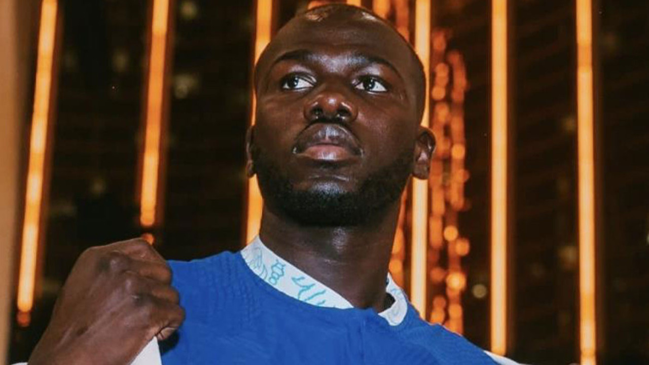 Premier Lig ekiplerinden Chelsea, Napoli'den Kalidou Koulibaly’i renklerine bağladı