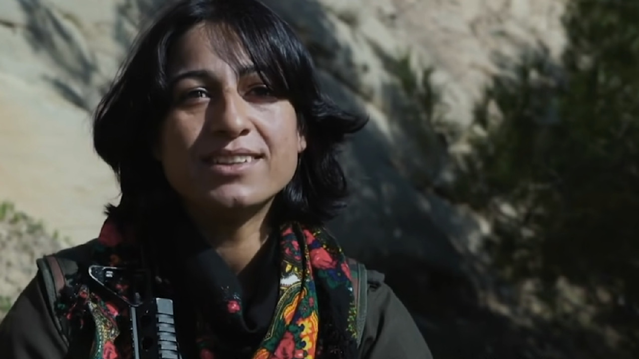PKK-PYD'nin sözde komutanı Ferhat Abdi Şahin'in yardımcısı kadın teröristin korkunç itirafları!