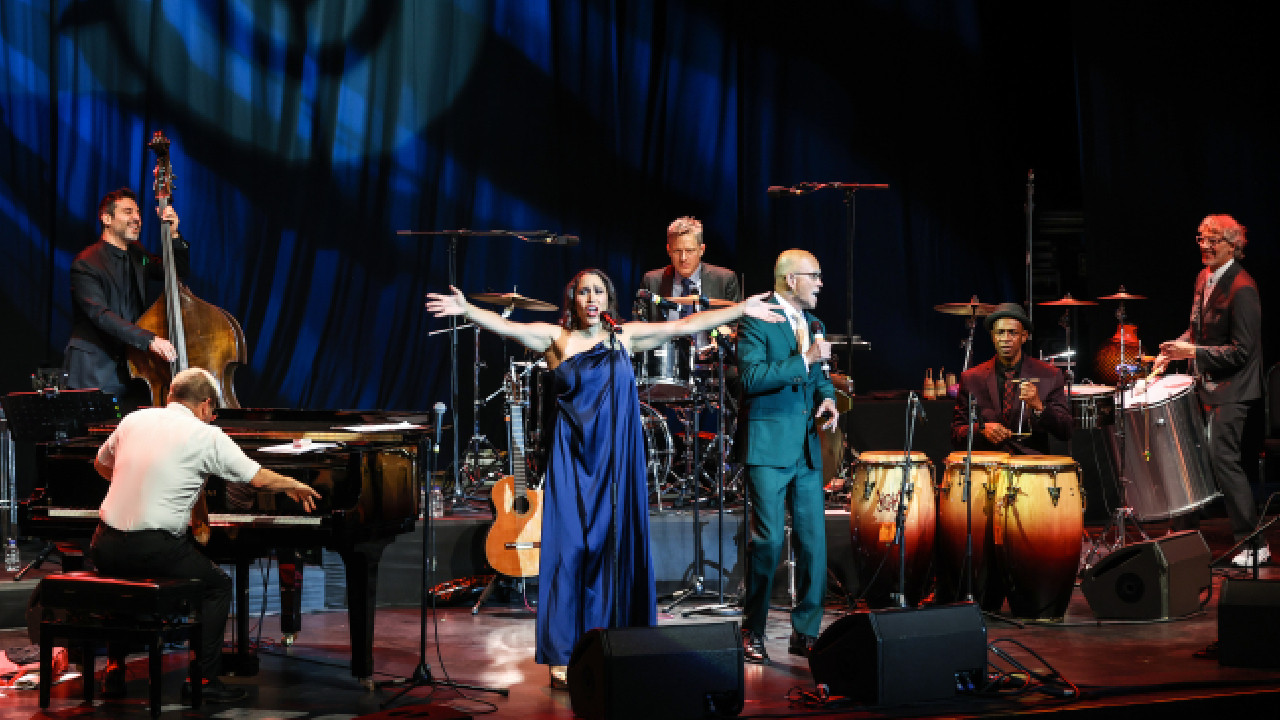 Pink Martini'den Harbiye Açıkhava'da 'Katibim'li konser