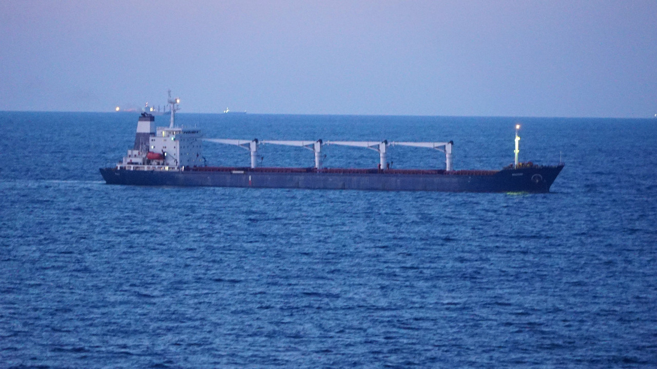 Ukrayna'dan hareket eden mısır yüklü Razoni gemisi İstanbul Boğazı'na ulaştı