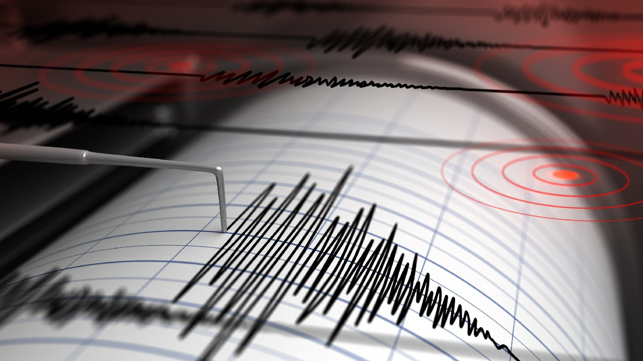 Büyük depremin yıldönümünde korkutan deprem: Elazığ 4 büyüklüğünde depremle sallandı!