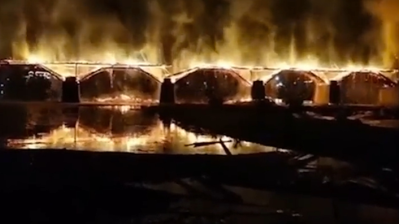 Çin'de 900 yıllık köprü çıkan yangında çöktü! Kundaklama ihtimali öne çıkıyor